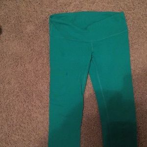 Athletic cropped capris